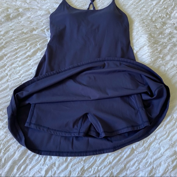 ATHLETIC DRESS, Size M - Picture 8 of 10